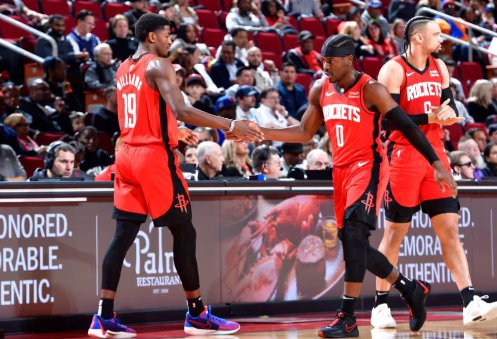 1裁1签!火箭调整3阵,抢断王签训练营合同,乌度卡坚信防守至上